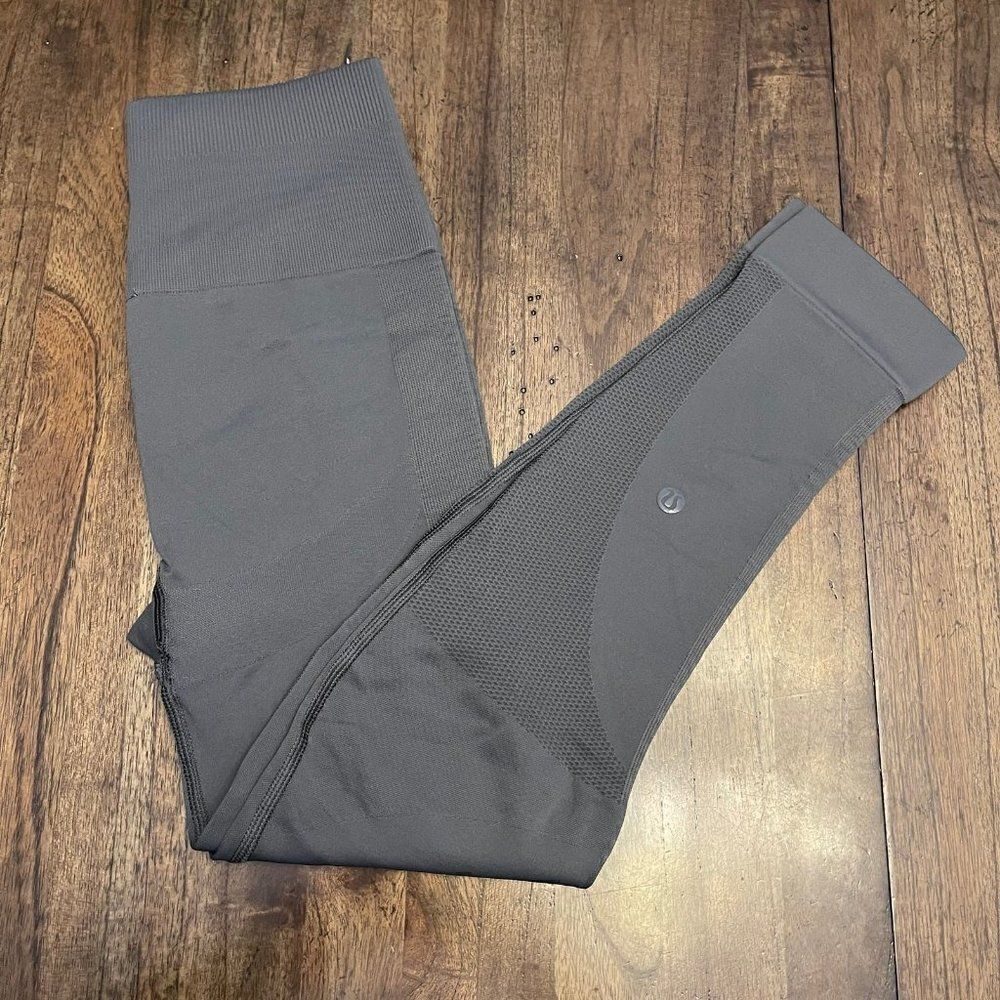 Lululemon Zone In Crop Yoga Tights Seamless